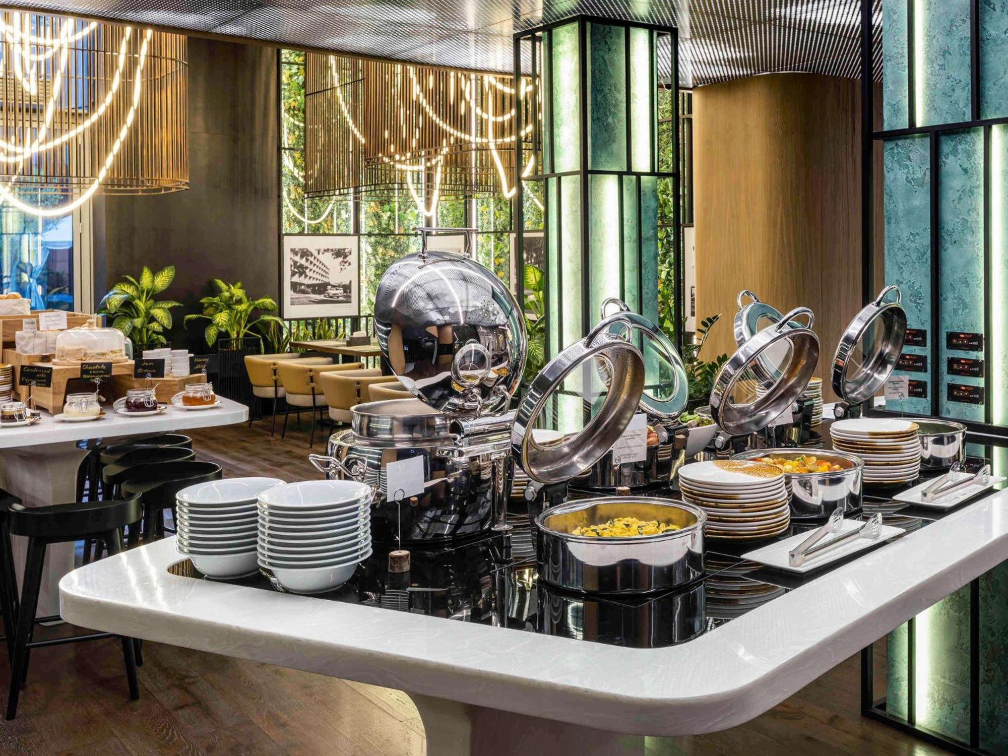 Novotel Living Almaty Jetisu Kültér fotó