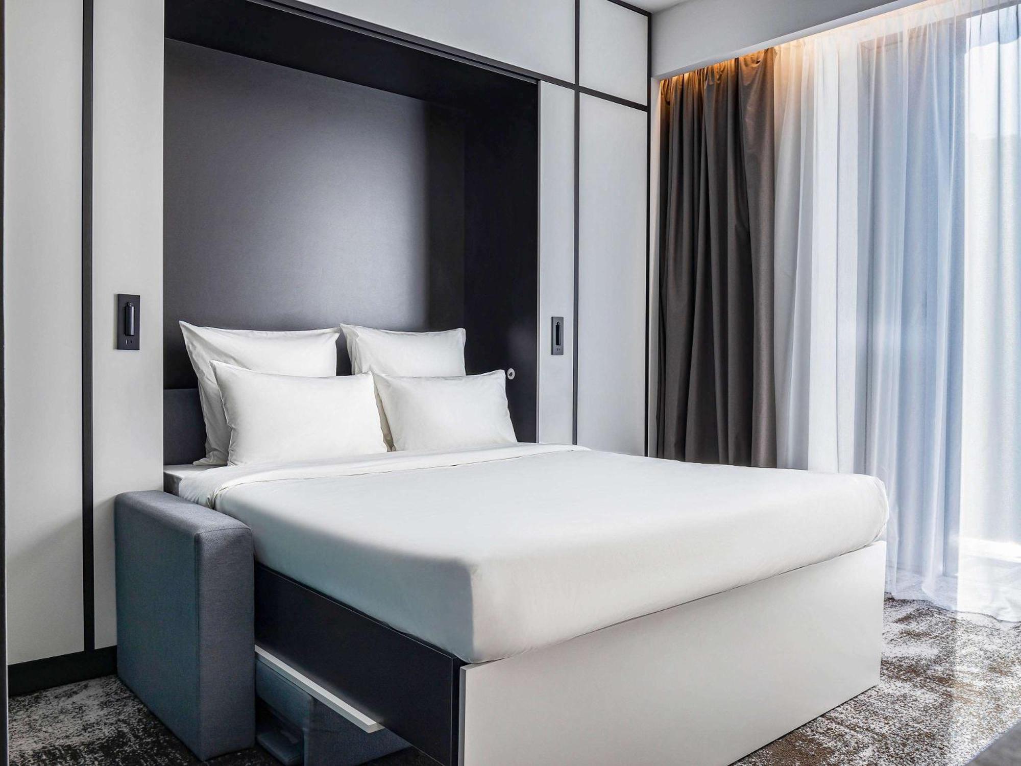 Novotel Living Almaty Jetisu Kültér fotó