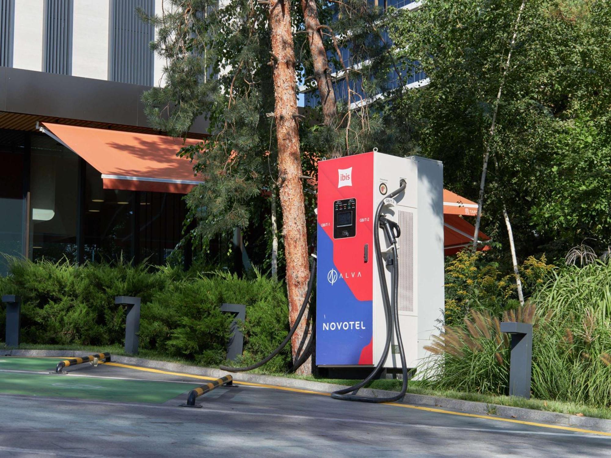 Novotel Living Almaty Jetisu Kültér fotó